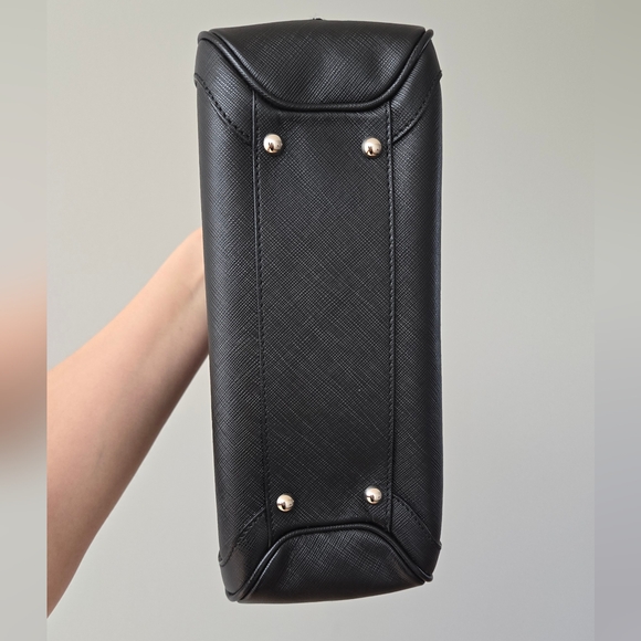 Ferragamo Handbag - Picture 6 of 17